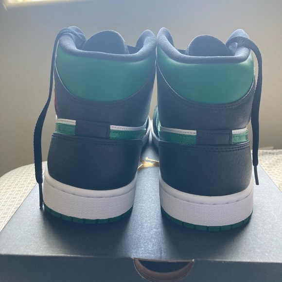 Air Jordan 1 Mid Pine Green sneakers - Picture 6 of 6